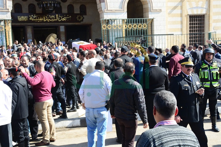 بالصور.. نجوم الفن في جنازة الفنانة شادية
