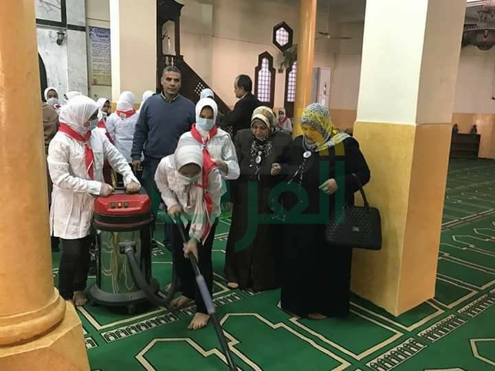 بالصور.."نظافة وتجميل المساجد " فى معسكر الخدمة العامة بغرب كفر الشيخ التعليمية