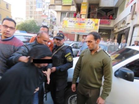 ضبط موظف بتهمة السطو على محل مصوغات وإصابة عامل في أسيوط 