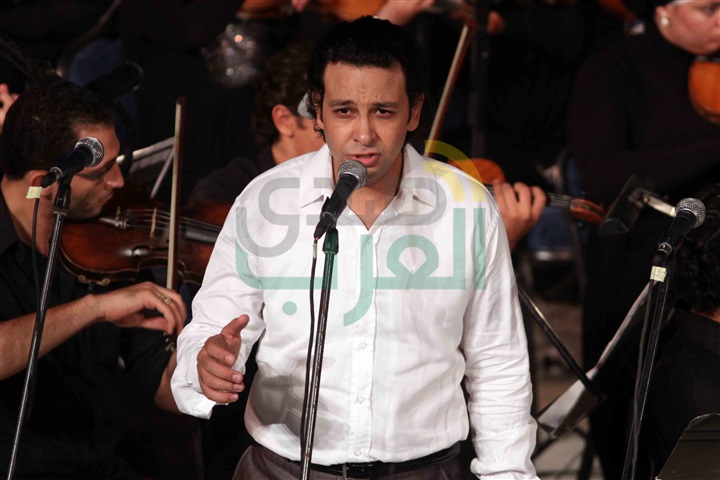 سوزان تعلن سرها مع شبح الاوبرا وجيمس بوند فى معهد الموسيقى سوزان تعلن سرها مع شبح الاوبرا وجيمس بوند فى معهد الموسيقى