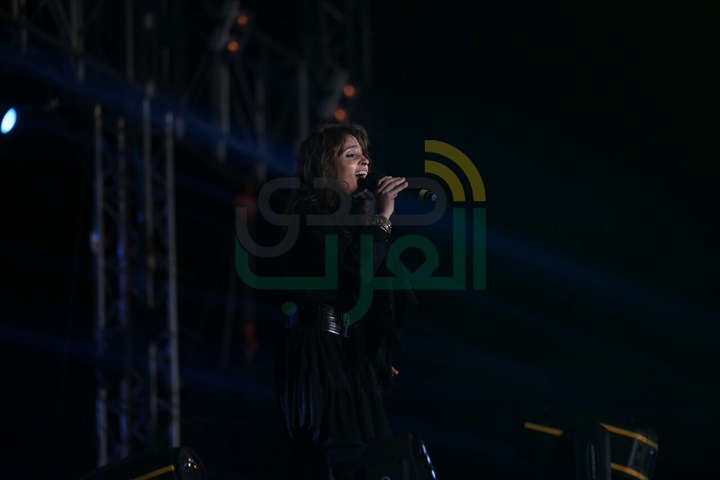بالصور.. حنان ومني عبدالغني يشعلان حفل القرن