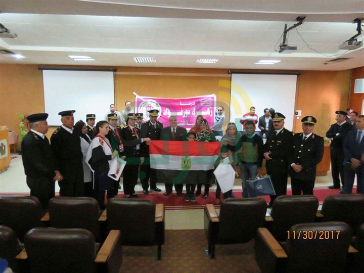 مساعد وزير الداخلية لحقوق الإنسان يزور مصابى "الروضة"