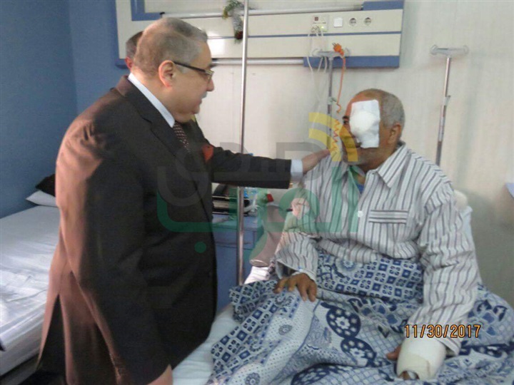 مساعد وزير الداخلية لحقوق الإنسان يزور مصابى "الروضة"