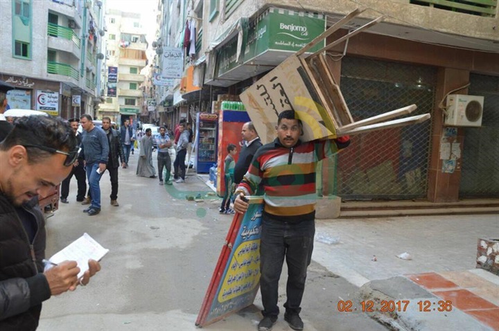 رئيس حي العجمي يقود حملة مكبرة لعودة الانضباط للشارع السكندري
