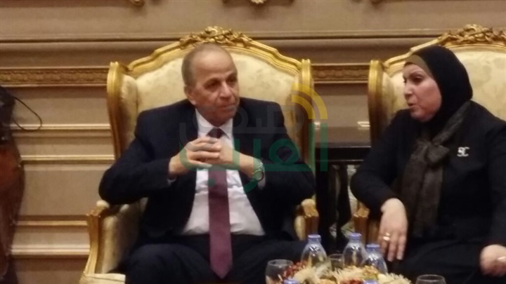 محافظ القليوبية يبحث آليات تحويل منافذ بيع الدواجن إلى مجمدة