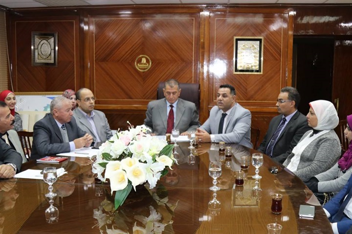 بالصور.. ‏محافظ كفر الشيخ يبحث إقامة مشروعات متوسطة بالتعاون مع وزارة التموين