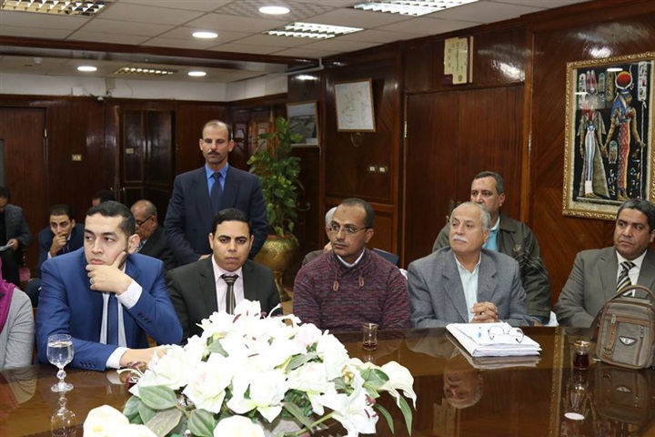 بالصور.. ‏محافظ كفر الشيخ يبحث إقامة مشروعات متوسطة بالتعاون مع وزارة التموين