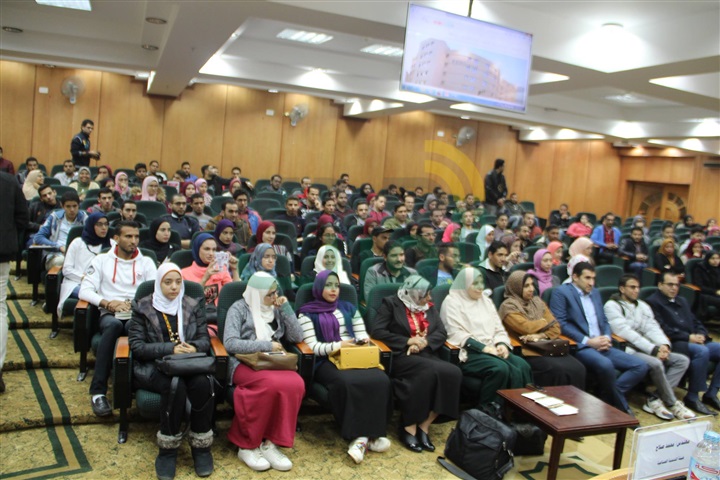 بالصور.. ندوة عن "تعميق ثقافة العمل الحر" في كلية التجارة بكفر الشيخ