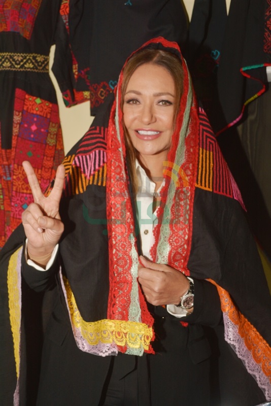 ليلى علوي تزور " ديارنا" وتدعو الجمهور إلى دعم سيناء من خلال شراء منتجاتها ليلى علوي تزور " ديارنا" وتدعو الجمهور إلى دعم سيناء من خلال شراء منتجاتها