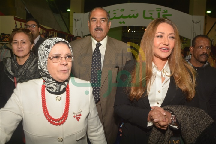 ليلى علوي تزور " ديارنا" وتدعو الجمهور إلى دعم سيناء من خلال شراء منتجاتها ليلى علوي تزور " ديارنا" وتدعو الجمهور إلى دعم سيناء من خلال شراء منتجاتها