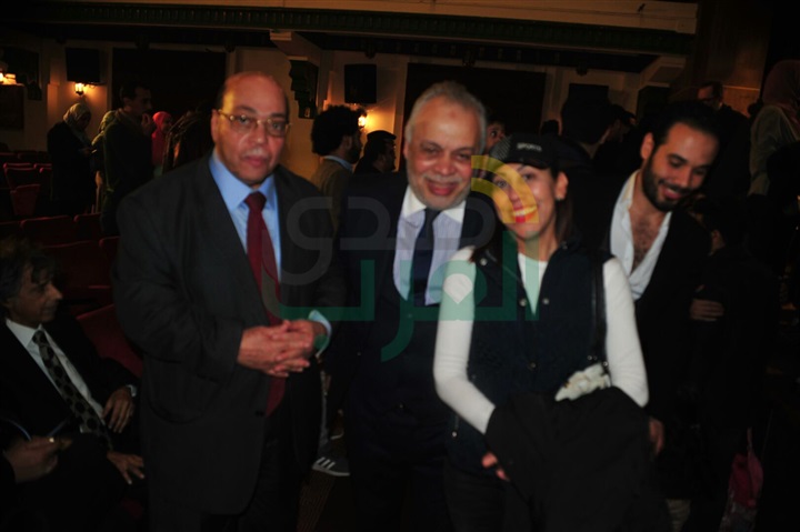 بالصور.. تكريم نجوم المسرح بختام مهرجان نقابة المهن التمثيلية المسرحي بمسرح النهار بالصور.. تكريم نجوم المسرح بختام مهرجان نقابة المهن التمثيلية المسرحي بمسرح النهار