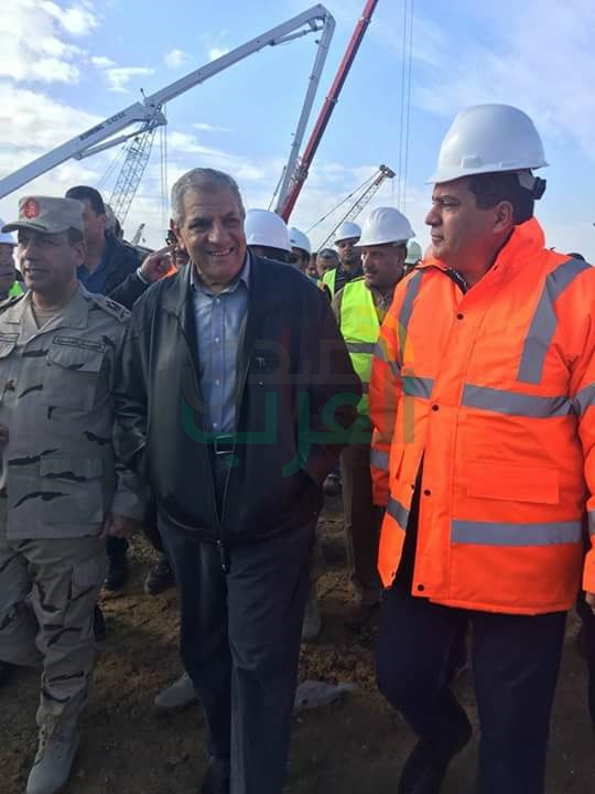 محلب ومستشار الرئيس للتخطيط يتفقدان مشروع أنفاق بورسعيد