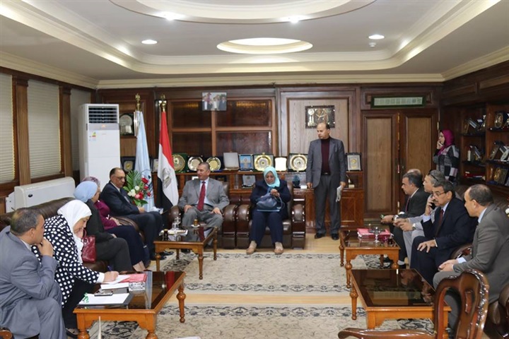 بالصور.. محافظ كفر الشيخ يستقبل قيادات وزارة الصحة 