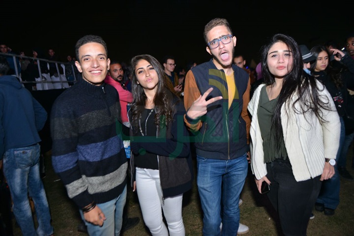بالصور .. الجمهور يتحدي برودة الجو ويتوافد بالآلاف على حفل حماقي ب ٦أكتوبر بالصور .. الجمهور يتحدي برودة الجو ويتوافد بالآلاف على حفل حماقي ب ٦أكتوبر