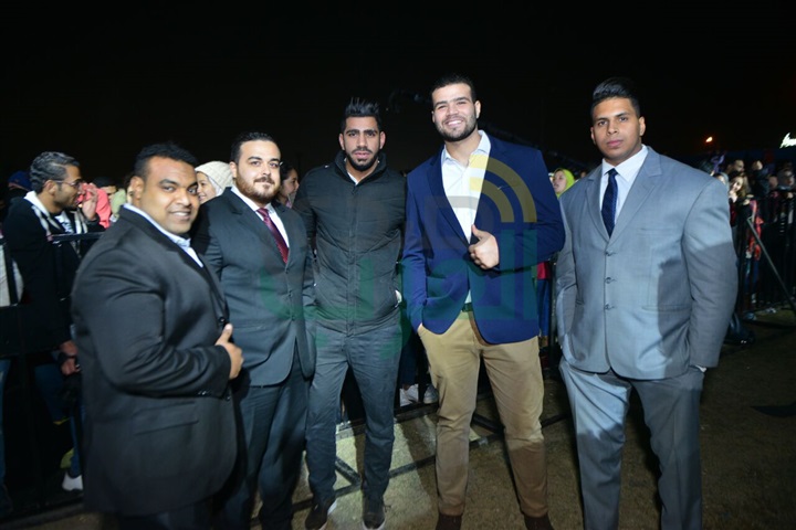 بالصور .. الجمهور يتحدي برودة الجو ويتوافد بالآلاف على حفل حماقي ب ٦أكتوبر بالصور .. الجمهور يتحدي برودة الجو ويتوافد بالآلاف على حفل حماقي ب ٦أكتوبر