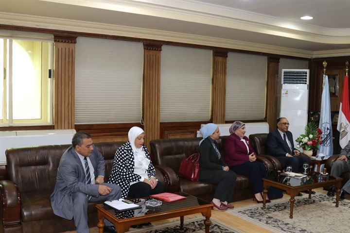 بالصور.. محافظ كفر الشيخ يستقبل قيادات وزارة الصحة 