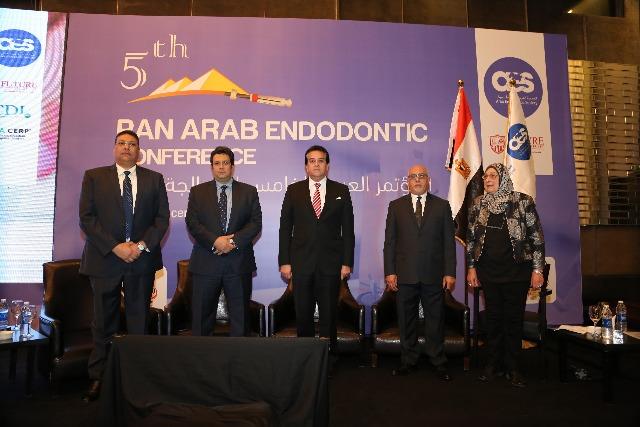 وزير التعليم العالي يفتتح المؤتمر الدولي لعلاج جذور الأسنان بالقاهرة