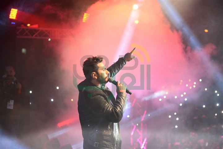 بالصور.. تامر حسني يبدأ حفل بني سويف وسط حضور كثيف بالصور.. تامر حسني يبدأ حفل بني سويف وسط حضور كثيف
