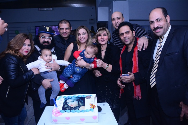 بالصور.. احتفال السيناريست أحمد عاشور بعيد ميلاد زوجته الفنانة عايدة غنيم