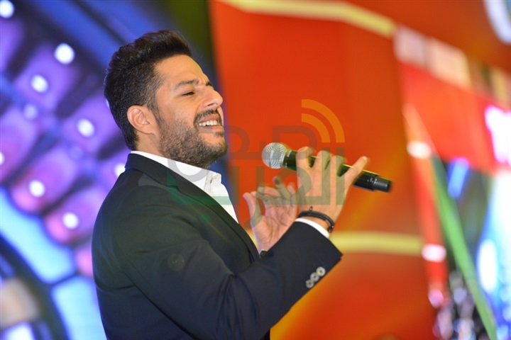 بالصور.. حماقي يشعل حفل إطلاق "TCl" العالمية بحضور رزان مغربي ونجوم الفن والمشاهير بالصور.. حماقي يشعل حفل إطلاق "TCl" العالمية بحضور رزان مغربي ونجوم الفن والمشاهير
