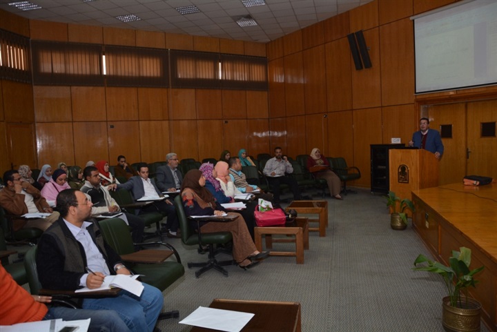 أبرز إجراءات التحكم في اللقاء الدوري الأول لتجديد شهادة الأيزو 9001 : 2015 بجامعة أسيوط  