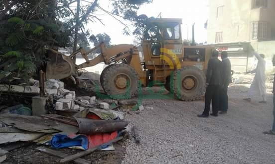 إزالة الأكشاك العشوائية بحي العامرية أول