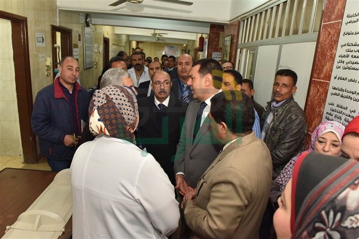 محافظ أسيوط يتفقد مركز الصحي الحضري وعلاج الفيروسات الكبدية بمديرية الصحة