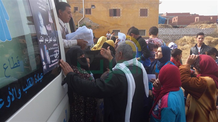 بالصور.."مستقبل وطن" و"عشان تبنيها" ينظمان 3 قوافل طبية لعلاج 2700 حالة بكفر الشيخ