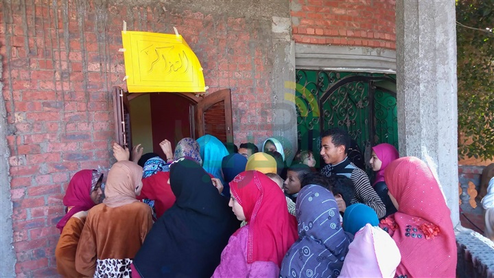 بالصور.."مستقبل وطن" و"عشان تبنيها" ينظمان 3 قوافل طبية لعلاج 2700 حالة بكفر الشيخ