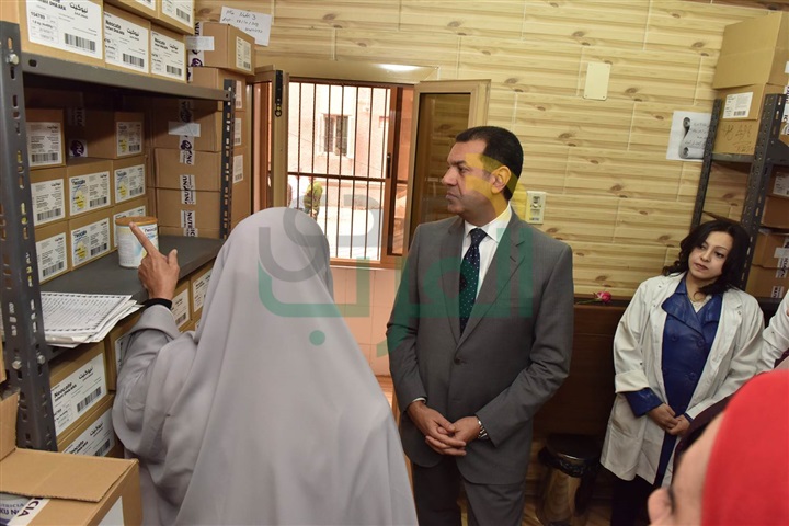 محافظ أسيوط ووكيل الصحة يتفقدان مركز الإرشاد الوراثي والكشف عن الإيدز