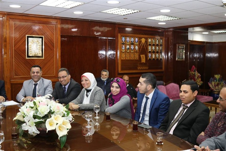 بالصور.. ‏محافظ كفر الشيخ يبحث إقامة مشروعات متوسطة بالتعاون مع وزارة التموين