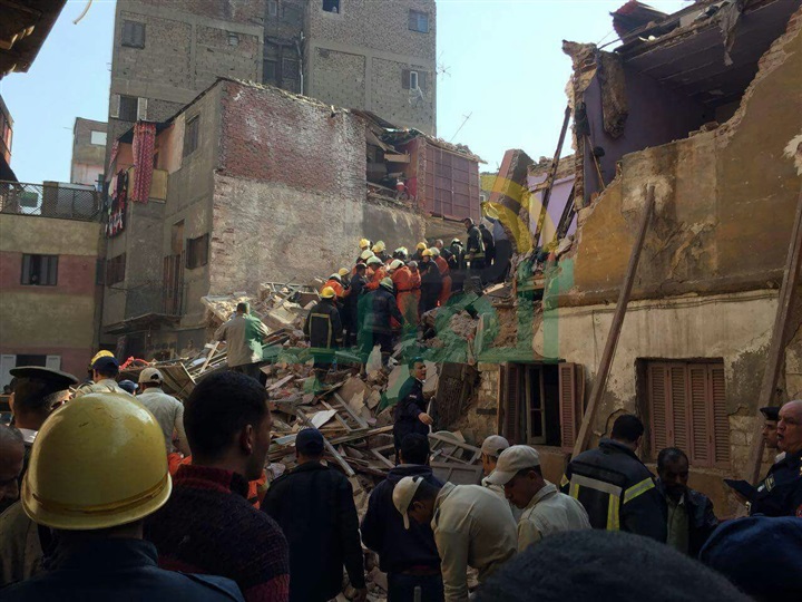 بالصور.. التفاصيل الكاملة لحادث انهيار 3 عقارات بـ«روض الفرج»
