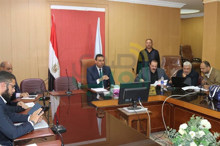 بالصور.. سكرتير مساعد كفر الشيخ يناقش مع التنفيذين ملف ذوي الاحتياجات الخاصة