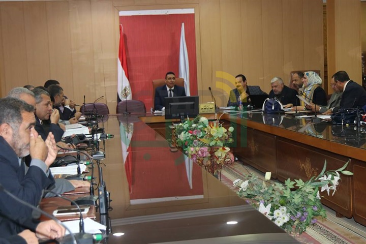 بالصور.. سكرتير مساعد كفر الشيخ يناقش مع التنفيذين ملف ذوي الاحتياجات الخاصة