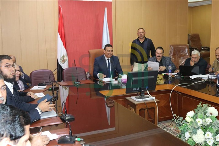 بالصور.. سكرتير مساعد كفر الشيخ يناقش مع التنفيذين ملف ذوي الاحتياجات الخاصة