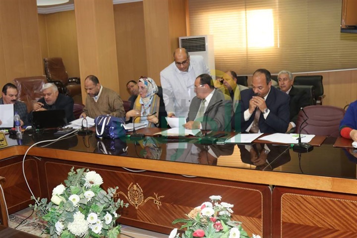 بالصور.. سكرتير مساعد كفر الشيخ يناقش مع التنفيذين ملف ذوي الاحتياجات الخاصة
