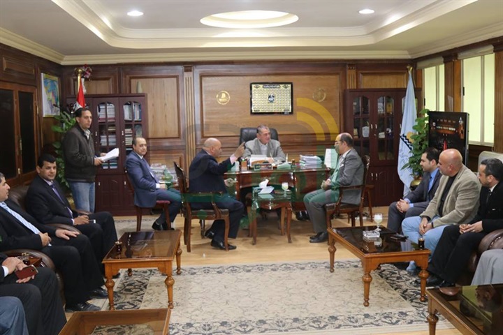 بالصور.. محافظ كفرالشيخ ومساعد وزير المالية يبحثان تفعيل ميكنة الوحدات الحسابية والدفع الإلكترونى 