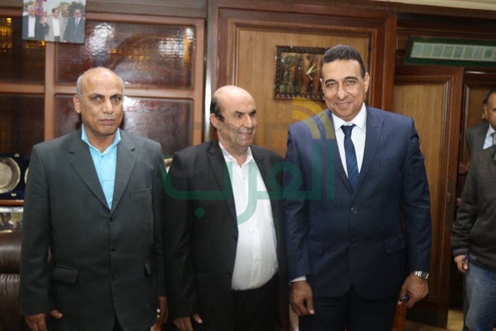 بالصور.. محافظ كفرالشيخ ومساعد وزير المالية يبحثان تفعيل ميكنة الوحدات الحسابية والدفع الإلكترونى 