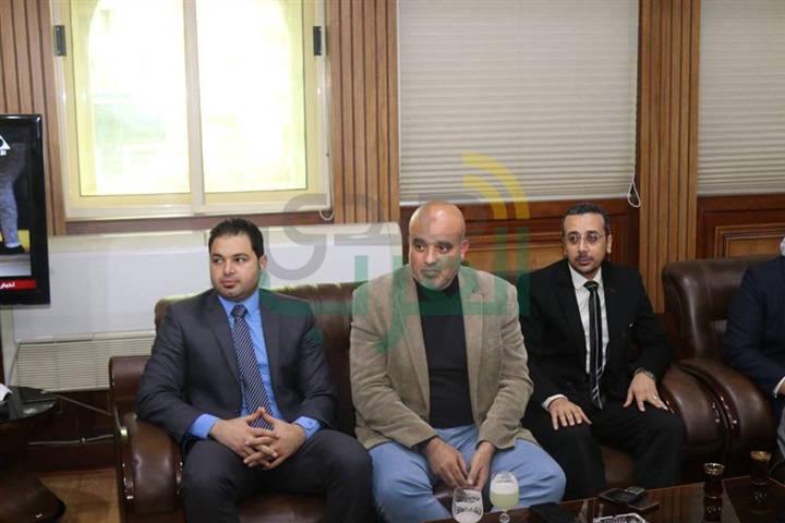 بالصور.. محافظ كفرالشيخ ومساعد وزير المالية يبحثان تفعيل ميكنة الوحدات الحسابية والدفع الإلكترونى 