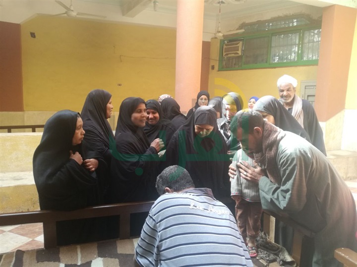 علاج 1500 مواطنا بالمجان وتوزيع 3 أطنان لحوم في قوافل علشان تبنيها بقنا
