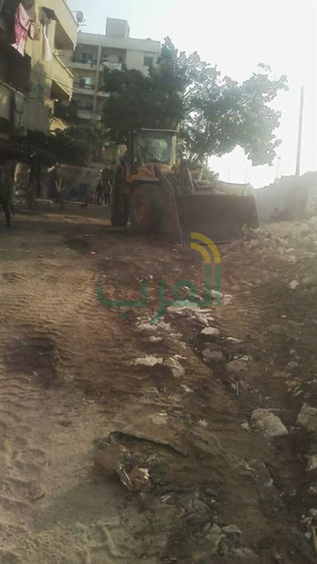 رفع نواتج إزالة البناءات والتعديات المخالفة بمنطقة طابا بأبي قير بنطاق المنتزه ثان