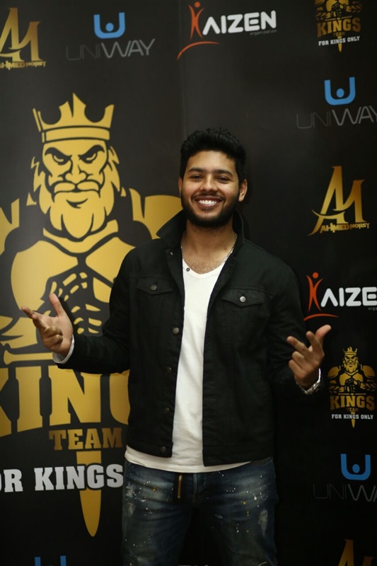 بالصور.. محمد شاهين يُحيي حفل شبابي بنادي مدينة نصر بالصور.. محمد شاهين يُحيي حفل شبابي بنادي مدينة نصر