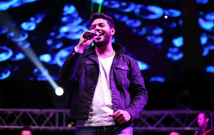 بالصور.. محمد شاهين يُحيي حفل شبابي بنادي مدينة نصر بالصور.. محمد شاهين يُحيي حفل شبابي بنادي مدينة نصر