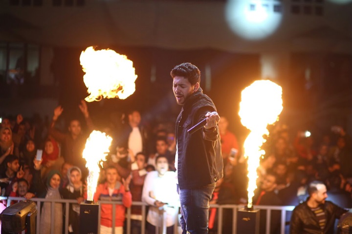 بالصور.. محمد شاهين يُحيي حفل شبابي بنادي مدينة نصر بالصور.. محمد شاهين يُحيي حفل شبابي بنادي مدينة نصر