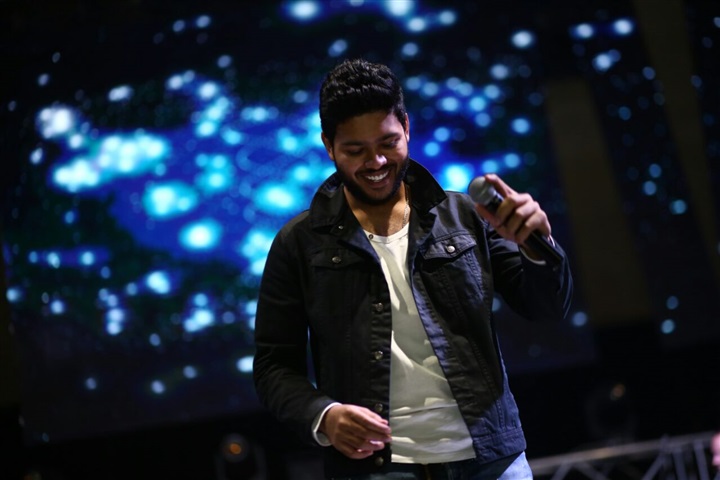 بالصور.. محمد شاهين يُحيي حفل شبابي بنادي مدينة نصر بالصور.. محمد شاهين يُحيي حفل شبابي بنادي مدينة نصر