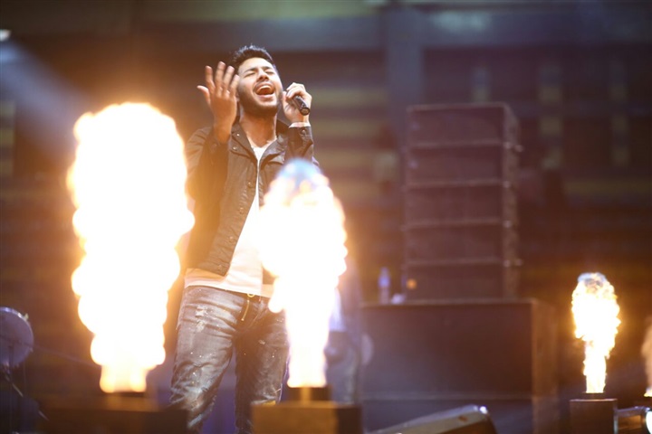 بالصور.. محمد شاهين يُحيي حفل شبابي بنادي مدينة نصر بالصور.. محمد شاهين يُحيي حفل شبابي بنادي مدينة نصر