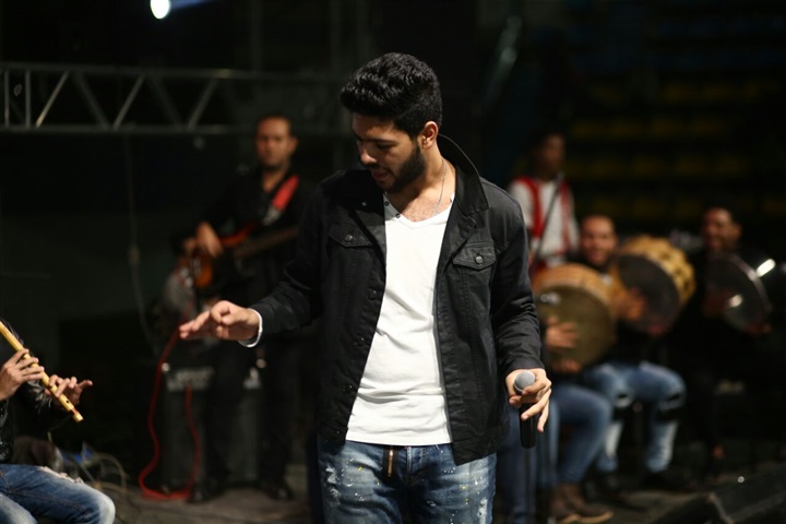 بالصور.. محمد شاهين يُحيي حفل شبابي بنادي مدينة نصر بالصور.. محمد شاهين يُحيي حفل شبابي بنادي مدينة نصر