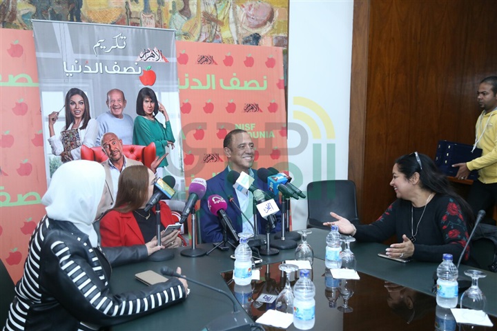 بالصور.. تكريم أبطال مسلسل عأئلة زيزو من مجله نص الدنيا بالصور.. تكريم أبطال مسلسل عأئلة زيزو من مجله نص الدنيا