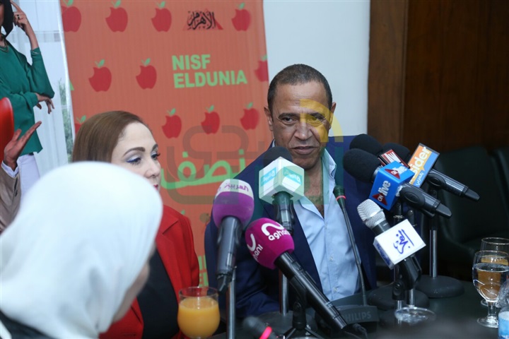 بالصور.. تكريم أبطال مسلسل عأئلة زيزو من مجله نص الدنيا بالصور.. تكريم أبطال مسلسل عأئلة زيزو من مجله نص الدنيا