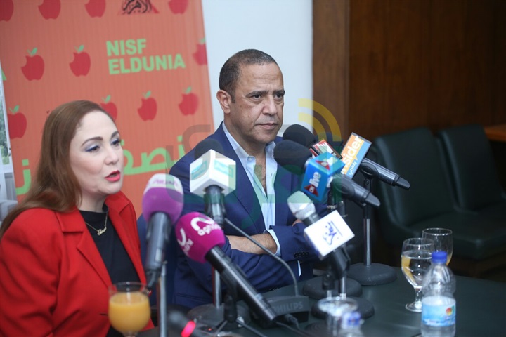 بالصور.. تكريم أبطال مسلسل عأئلة زيزو من مجله نص الدنيا بالصور.. تكريم أبطال مسلسل عأئلة زيزو من مجله نص الدنيا